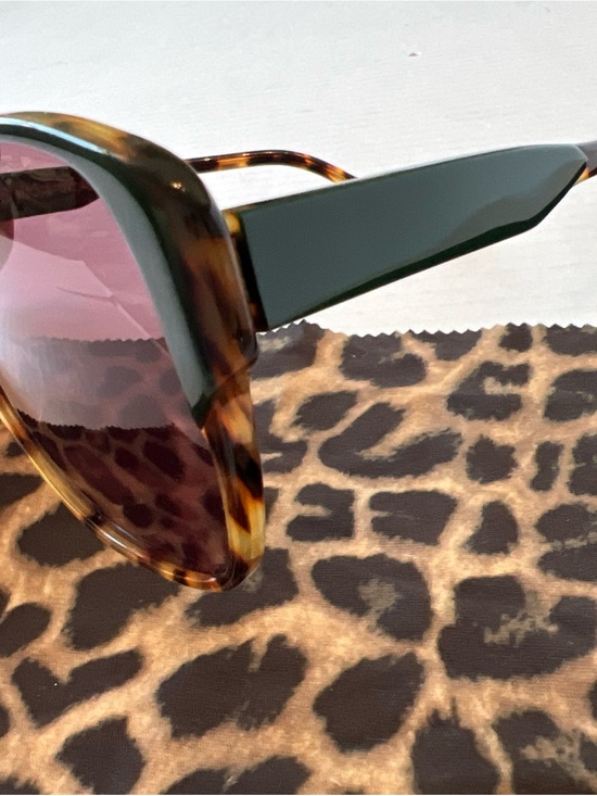 Veronica Beard Brigitte Oversized Sunglasses Green NWT main image 2